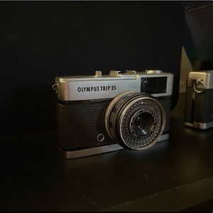 OLYMPUS TRIP 35 CAMERA